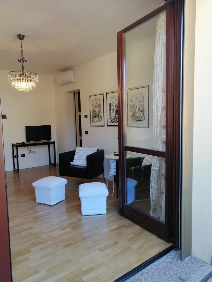 Appartamento Angela Cento  Exteriér fotografie
